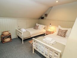 Cotswold House