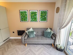 Valley Lodge 4 - North Wales Eco Lodges