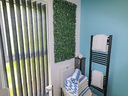 Valley Lodge 4 - North Wales Eco Lodges