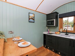Dam View Shepherds Hut