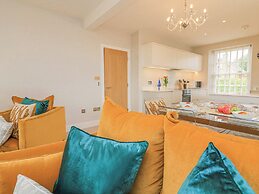 4 The Manor House Hillfield Village