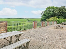 4 The Manor House Hillfield Village