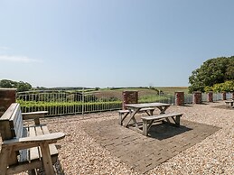 4 The Manor House Hillfield Village