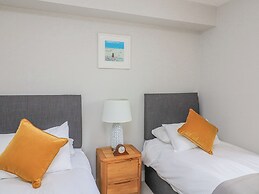 4 The Manor House Hillfield Village