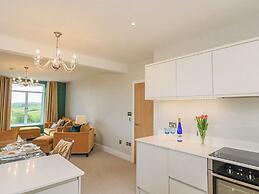 4 The Manor House Hillfield Village