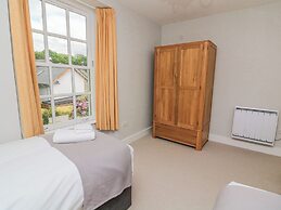 4 The Manor House Hillfield Village