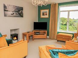 4 The Manor House Hillfield Village