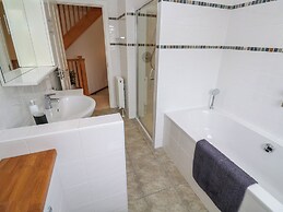 Apartment Above Garryglass