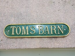 Tom's Barn