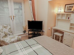 Apartment 7 Mansion House