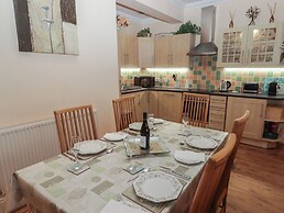 Apartment 7 Mansion House