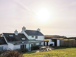 Fferm Porthdafarch South Farm House