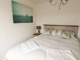 Fferm Porthdafarch South Farm House