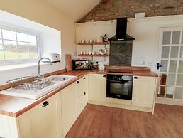 Fferm Porthdafarch South Farm House