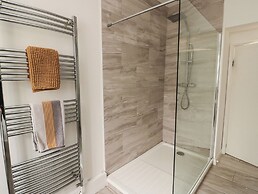 Fferm Porthdafarch South Farm House