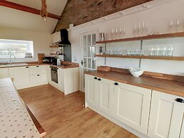 Fferm Porthdafarch South Farm House