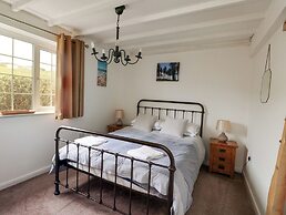 Fferm Porthdafarch South Farm House