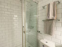 Fferm Porthdafarch South Farm House