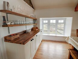 Fferm Porthdafarch South Farm House