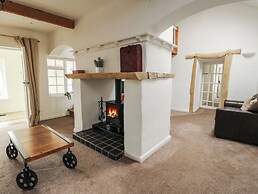 Fferm Porthdafarch South Farm House