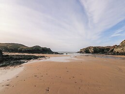 Fferm Porthdafarch South Farm House