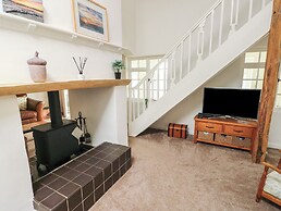 Fferm Porthdafarch South Farm House