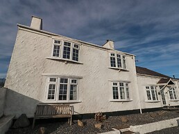 Fferm Porthdafarch South Farm House