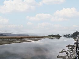 11 South Snowdon Wharf