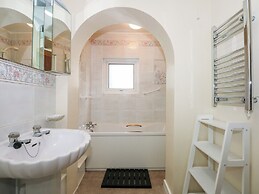 11 South Snowdon Wharf