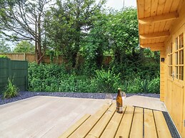 Log Cabin - Amber Glow