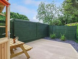 Log Cabin - Amber Glow