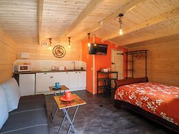 Log Cabin - Amber Glow