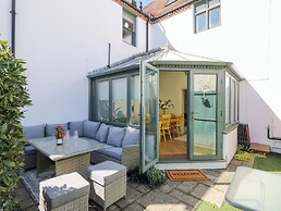 3 West Quay Mews