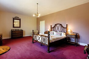 Cheviot Manor