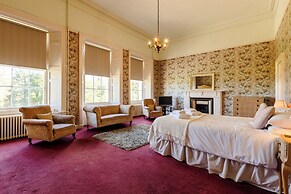 Cheviot Manor