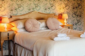 Cheviot Manor