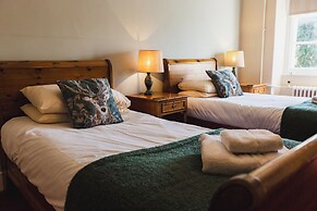 Cheviot Manor