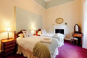 Cheviot Manor