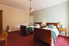 Cheviot Manor