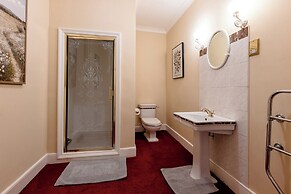 Cheviot Manor