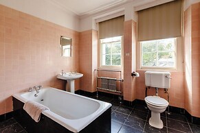 Cheviot Manor
