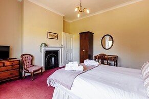 Cheviot Manor