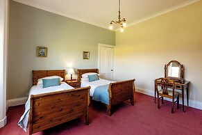 Cheviot Manor
