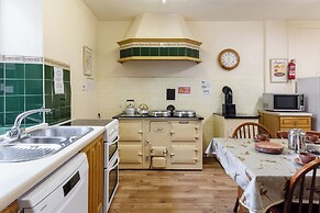 Cheviot Manor