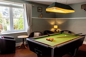 Cheviot Manor