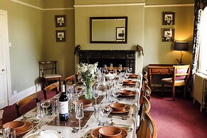 Cheviot Manor
