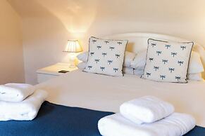 Cheviot Manor