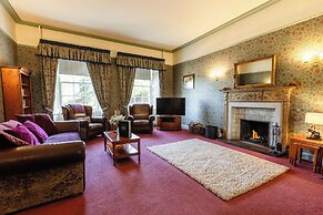 Cheviot Manor