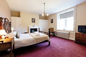 Cheviot Manor