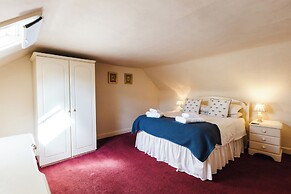 Cheviot Manor